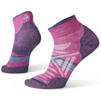 An ankle-high powerhouse, made for mileage. Great for long summer treks, this performance hiking sock combines support, stretch, and comfort.