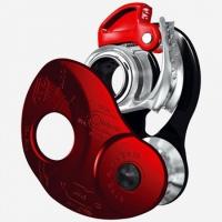 Compact and lightweight progress capture pulley that can be used for hauling, Tyrolean traverses and toprope self-belay on ropes from 8 to 13mm.